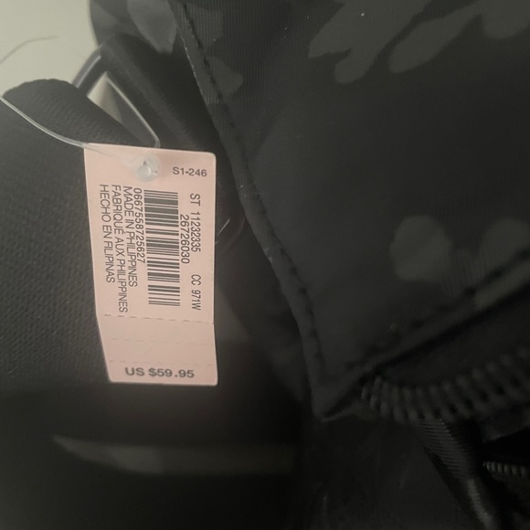 🖤 Victoria's Secret Black Floral Duffle Bag 🖤 - Picture 9 of 12